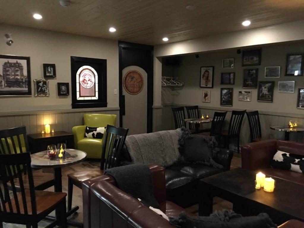 The Bulldog Hotel Silver Star Ngoại thất bức ảnh